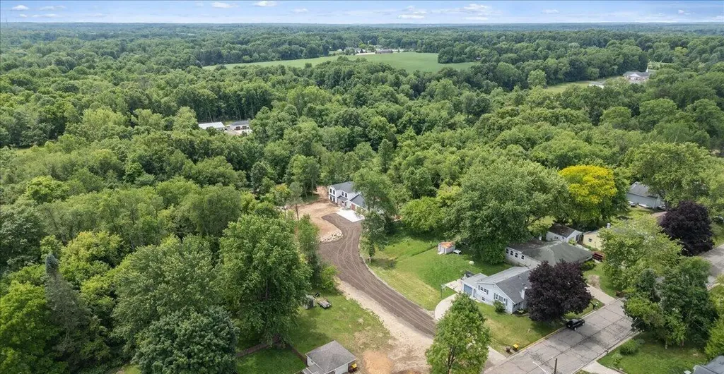 102 Mehl Street Leslie City MI 49251