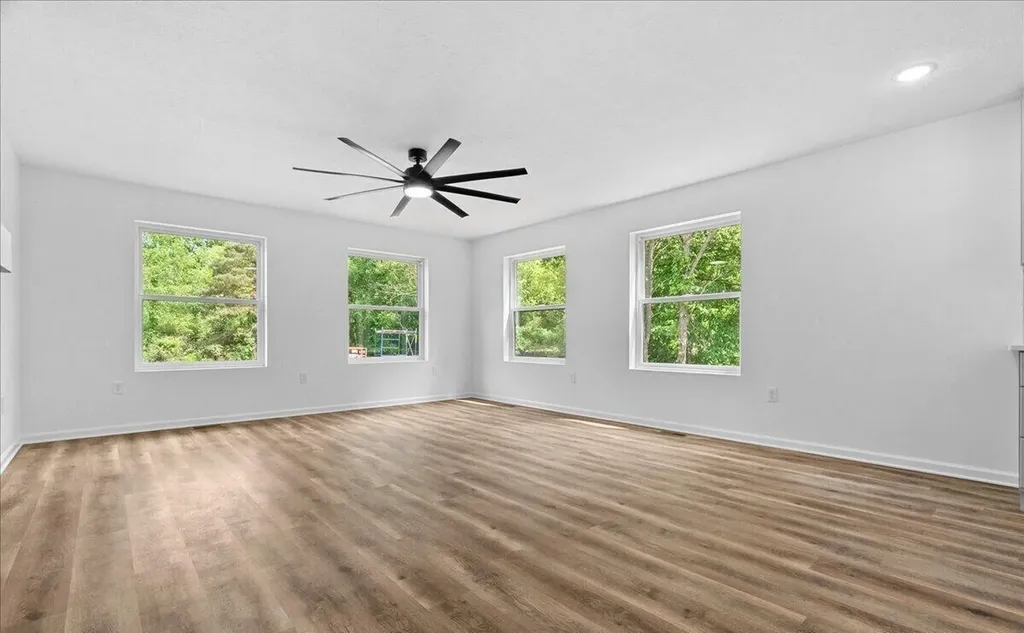102 Mehl Street Leslie City MI 49251