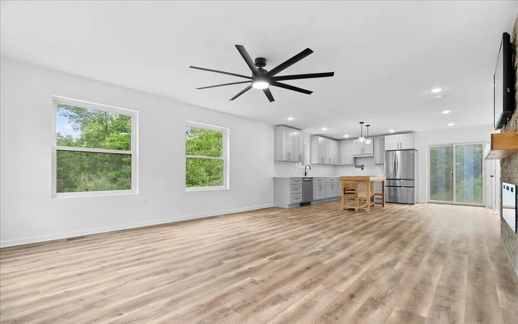 102 Mehl Street Leslie City MI 49251