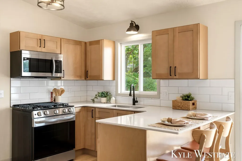 5711 Discovery Drive SE Kentwood City MI 49508