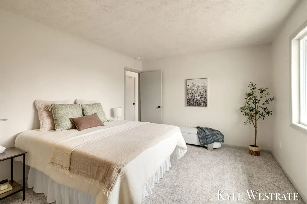 5711 Discovery Drive SE Kentwood City MI 49508