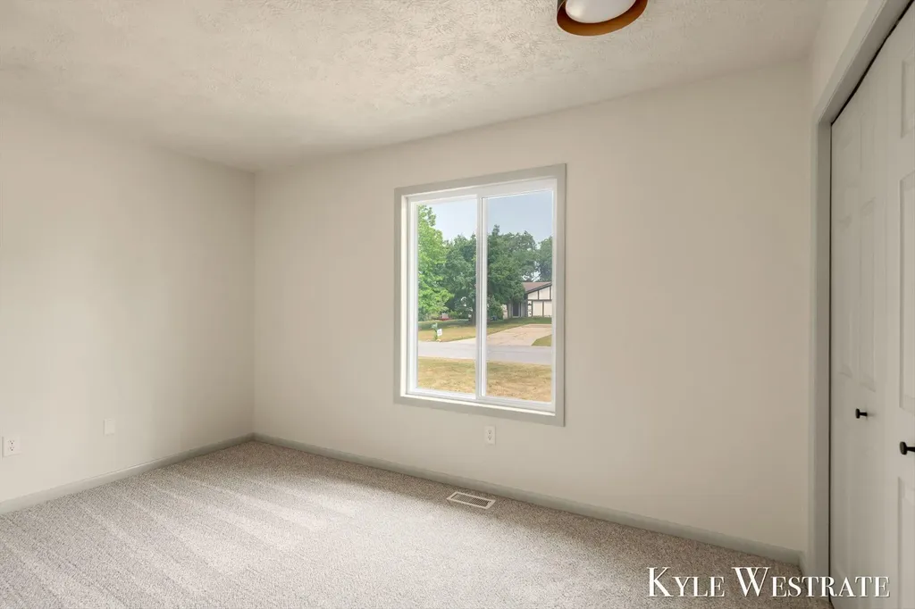 5711 Discovery Drive SE Kentwood City MI 49508