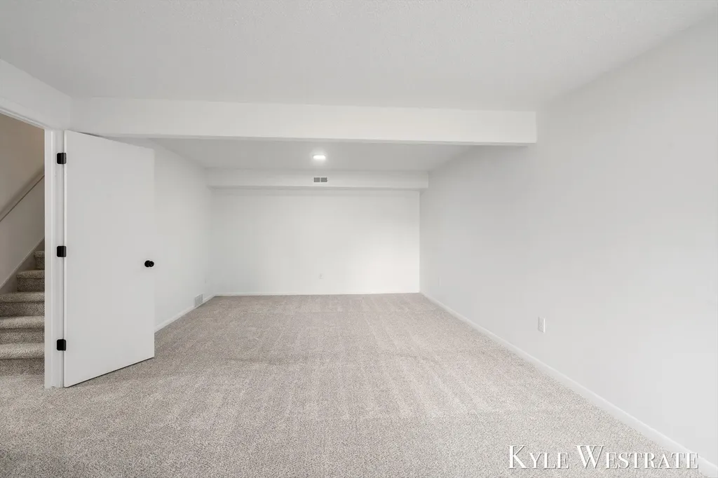 5711 Discovery Drive SE Kentwood City MI 49508