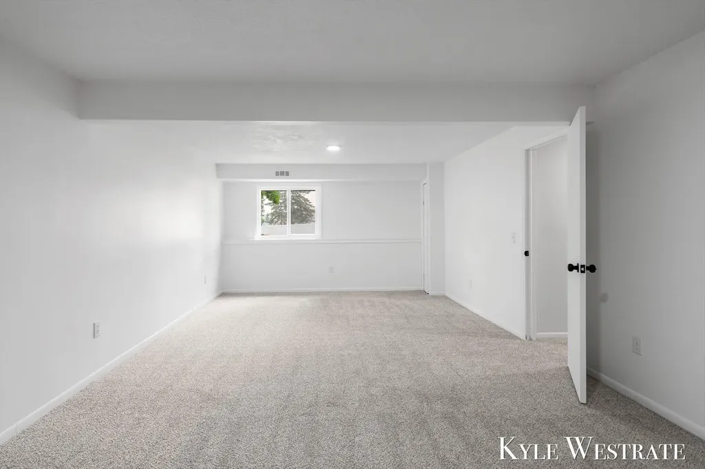 5711 Discovery Drive SE Kentwood City MI 49508