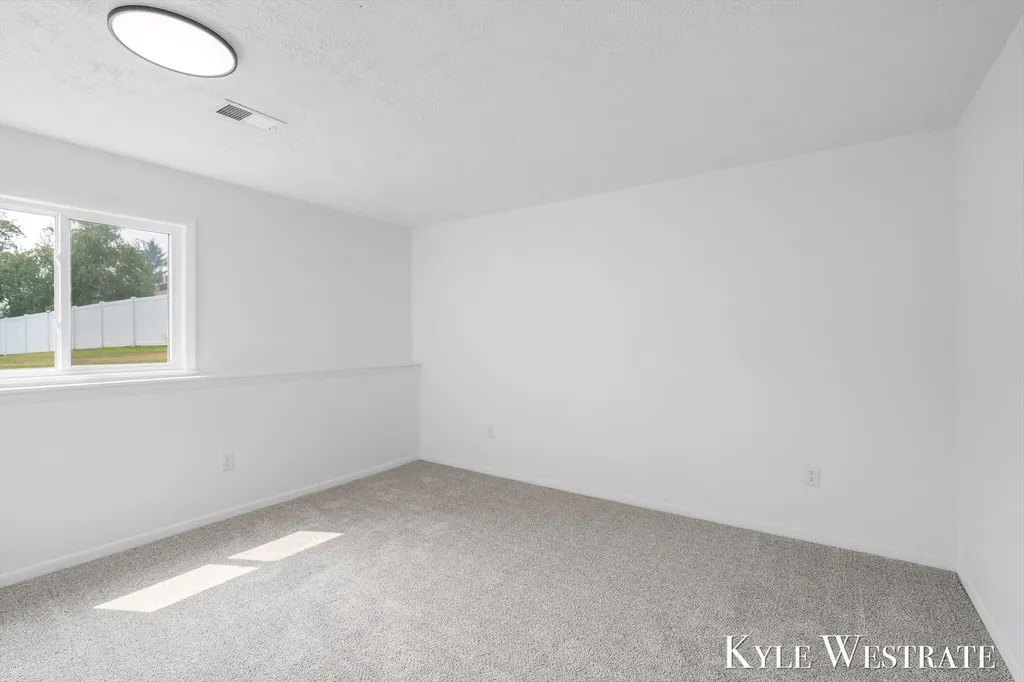 5711 Discovery Drive SE Kentwood City MI 49508
