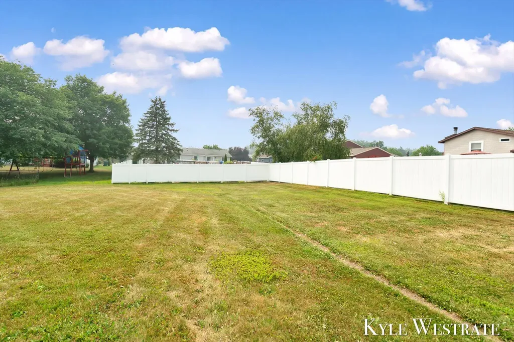 5711 Discovery Drive SE Kentwood City MI 49508