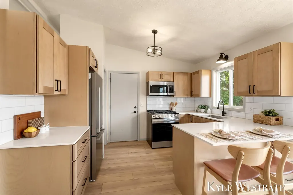 5711 Discovery Drive SE Kentwood City MI 49508