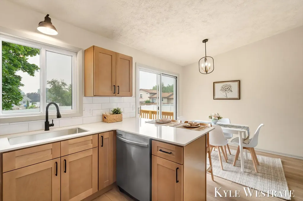5711 Discovery Drive SE Kentwood City MI 49508