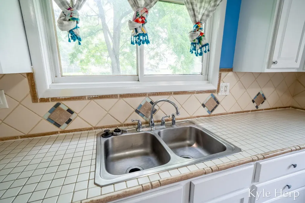 720 N Boltwood Street Hastings City MI 49058