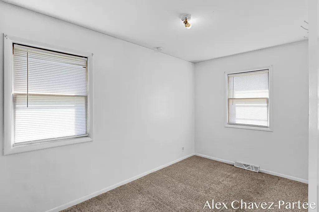 2207 Tremont Boulevard NW Grand Rapids City MI 49504