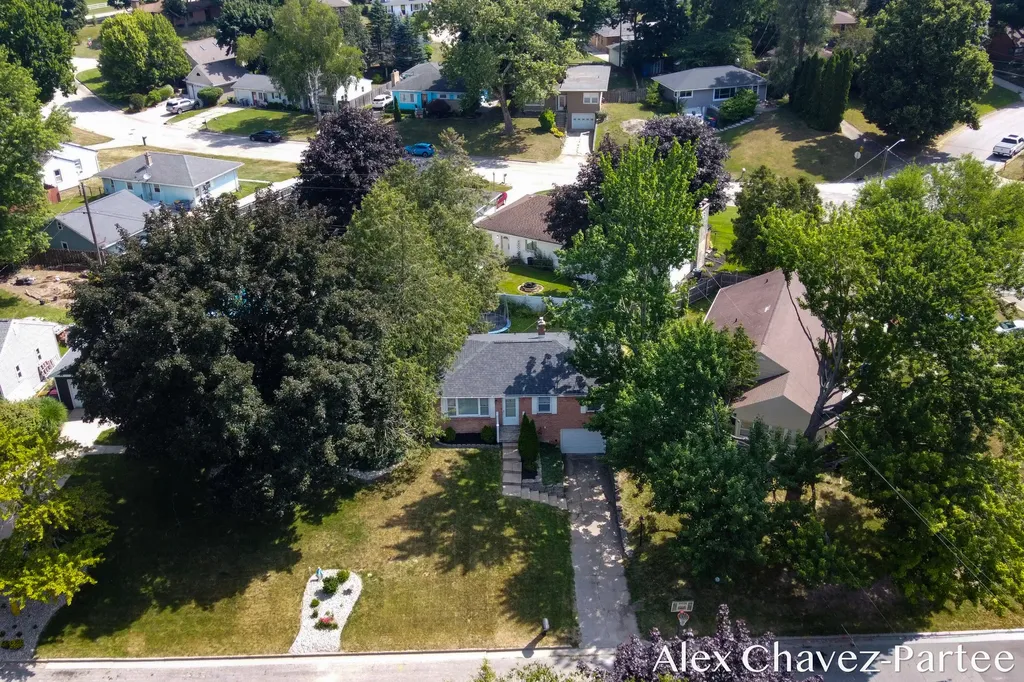 2207 Tremont Boulevard NW Grand Rapids City MI 49504