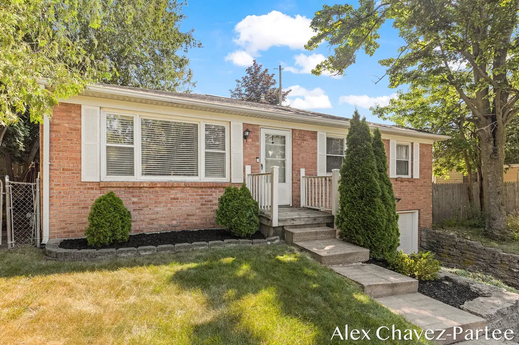 2207 Tremont Boulevard NW Grand Rapids City MI 49504