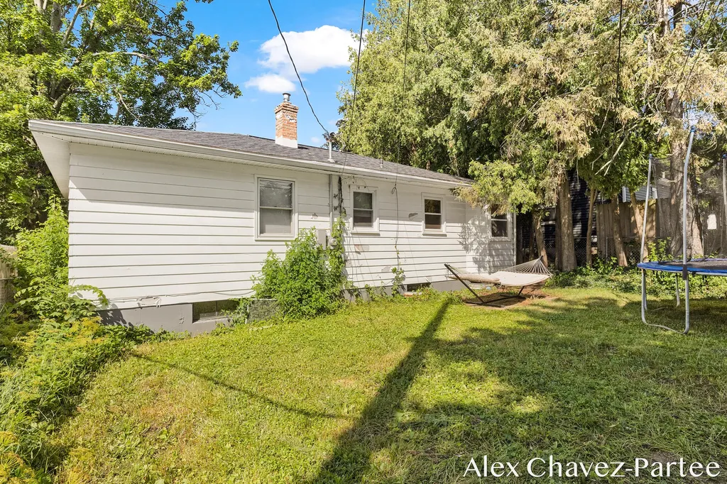 2207 Tremont Boulevard NW Grand Rapids City MI 49504