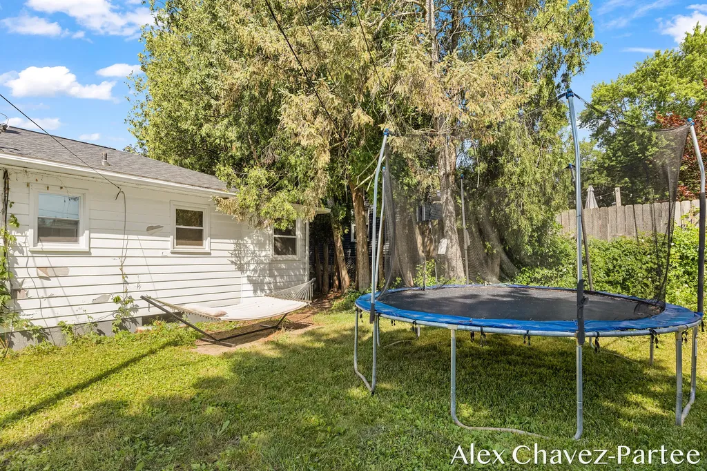 2207 Tremont Boulevard NW Grand Rapids City MI 49504