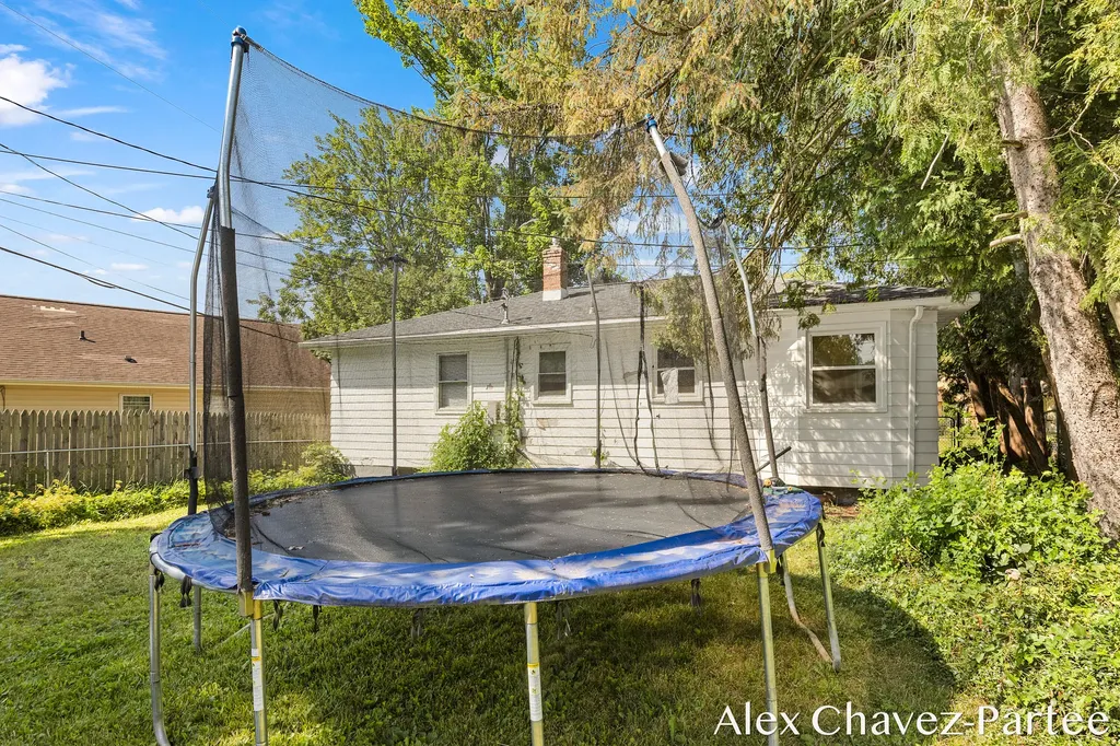2207 Tremont Boulevard NW Grand Rapids City MI 49504