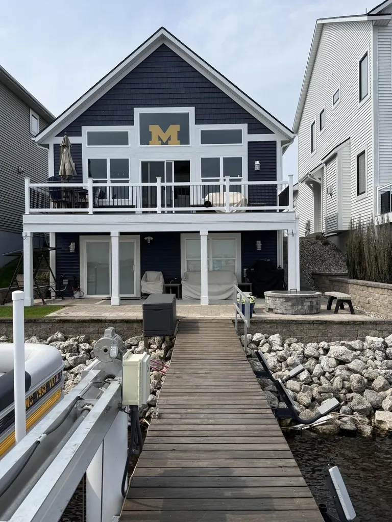 303 Terrace Point Circle Muskegon City MI 49440