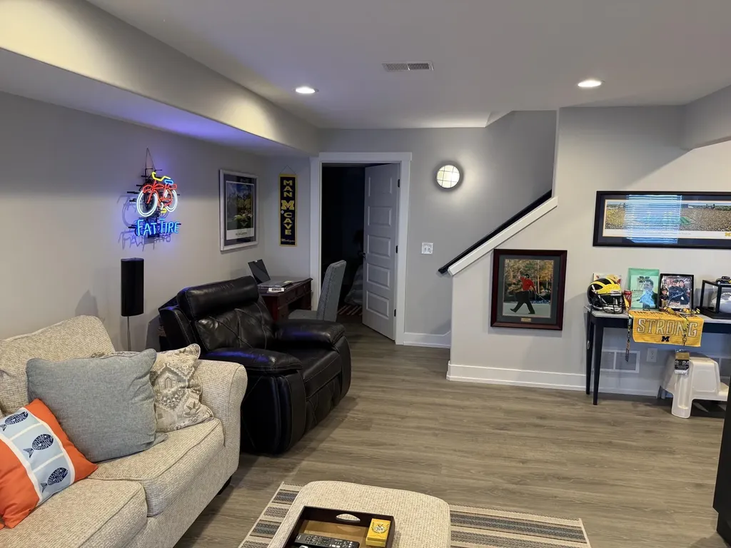 303 Terrace Point Circle Muskegon City MI 49440