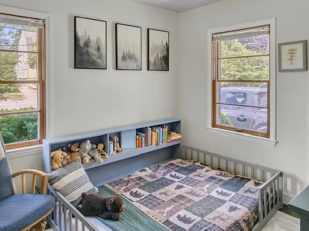 2320 Diamond Avenue NE Grand Rapids Charter Township MI 49505