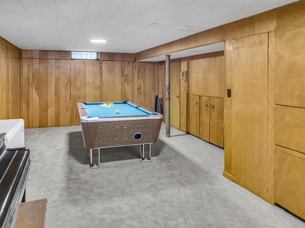 2320 Diamond Avenue NE Grand Rapids Charter Township MI 49505