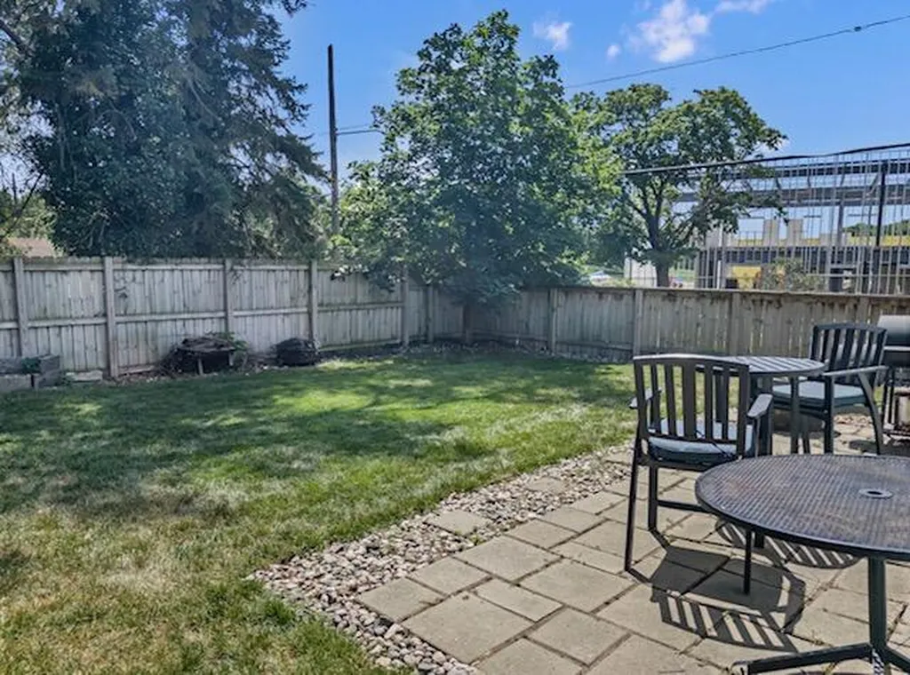 2320 Diamond Avenue NE Grand Rapids Charter Township MI 49505