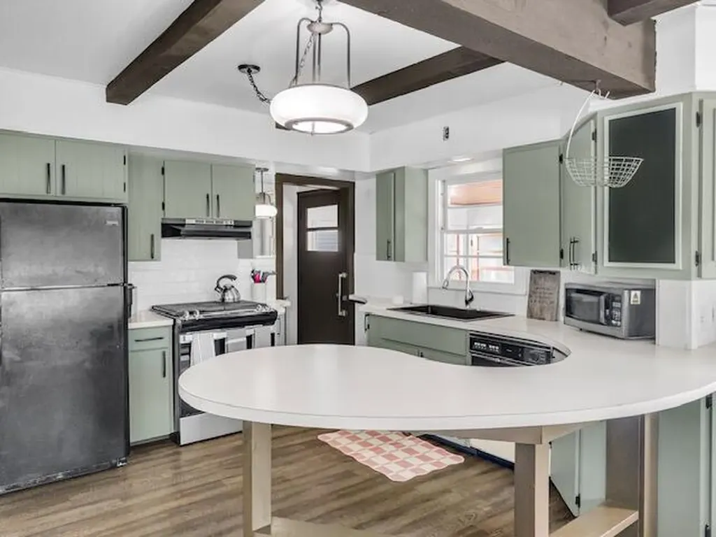 2320 Diamond Avenue NE Grand Rapids Charter Township MI 49505