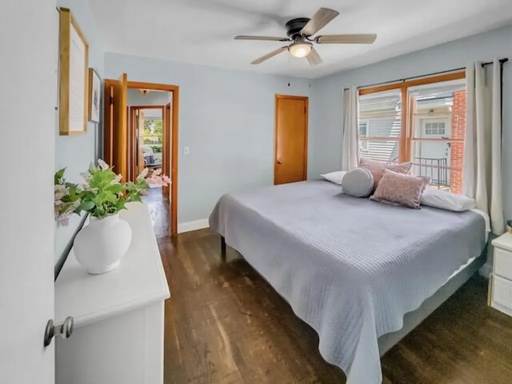 2320 Diamond Avenue NE Grand Rapids Charter Township MI 49505