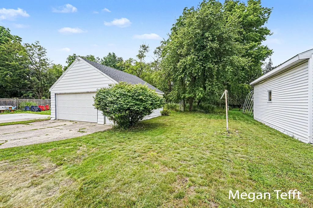1955 Blandford Avenue SW Wyoming City MI 49519