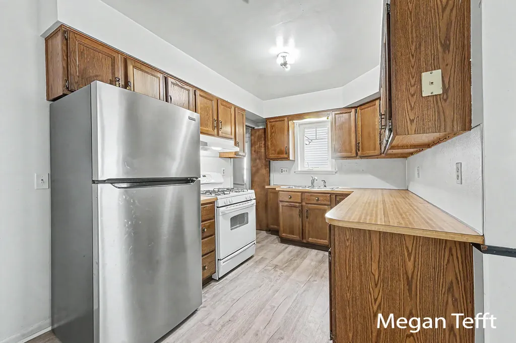 1955 Blandford Avenue SW Wyoming City MI 49519