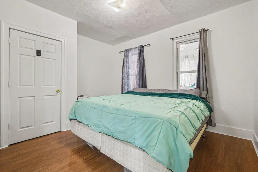 1015 Jennette Avenue NW Grand Rapids City MI 49504
