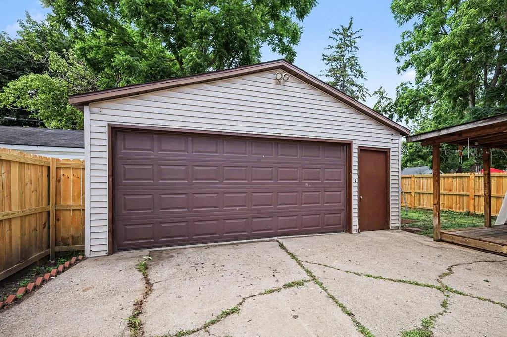 1015 Jennette Avenue NW Grand Rapids City MI 49504