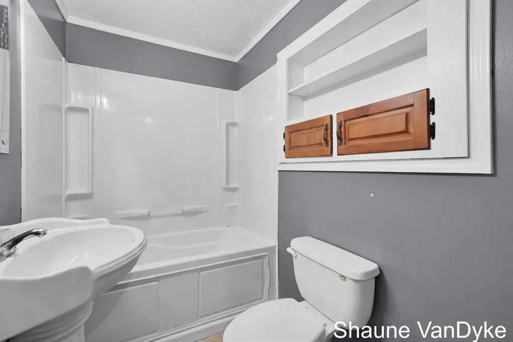 154 72nd Street SE Gaines Charter Township MI 49548