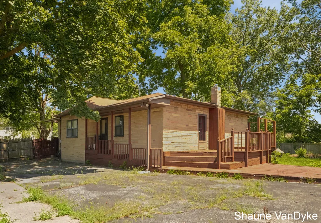154 72nd Street SE Gaines Charter Township MI 49548