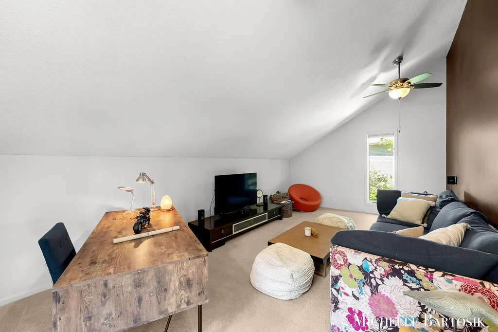 3301 Midland Drive SE Grand Rapids Charter Township MI 49546