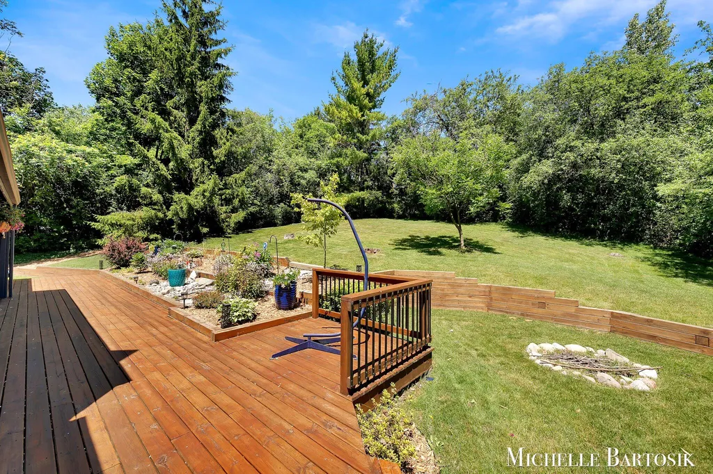 3301 Midland Drive SE Grand Rapids Charter Township MI 49546