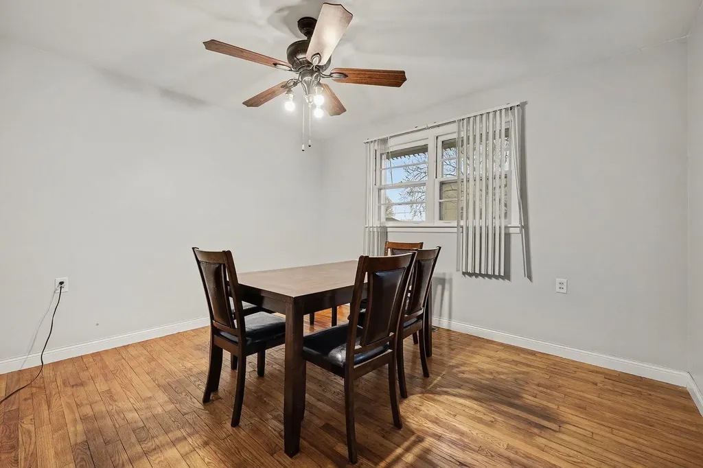 2463 Kinney Avenue NW Walker City MI 49534