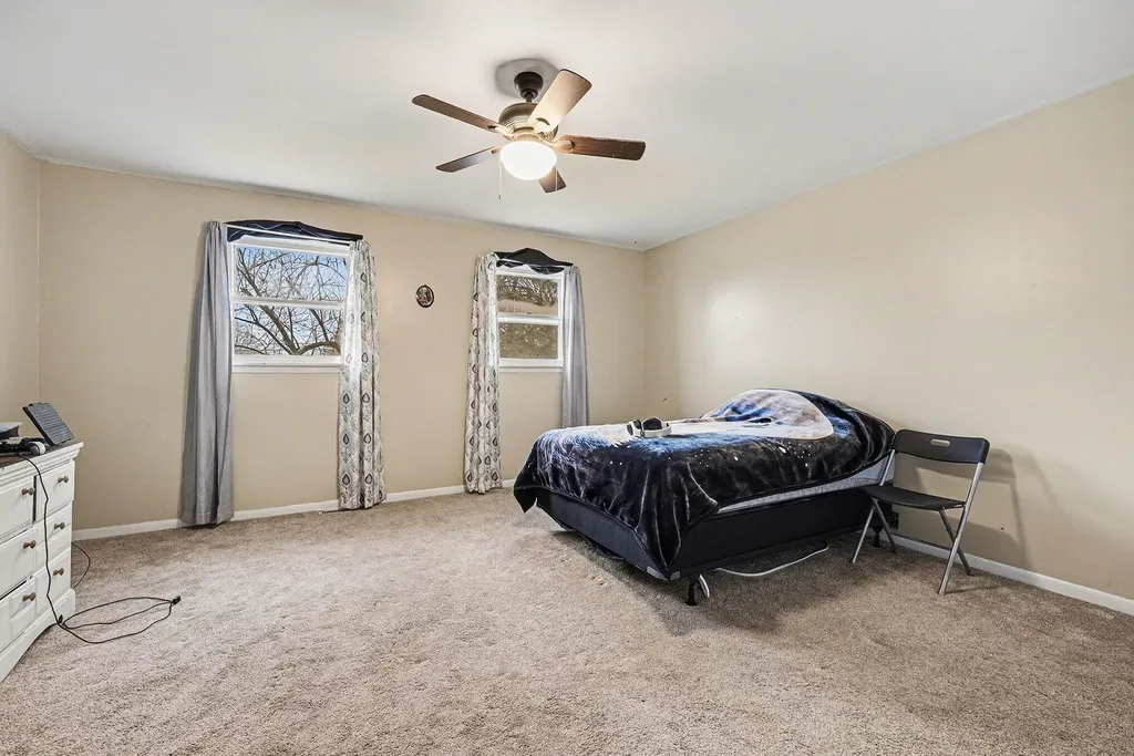 2463 Kinney Avenue NW Walker City MI 49534