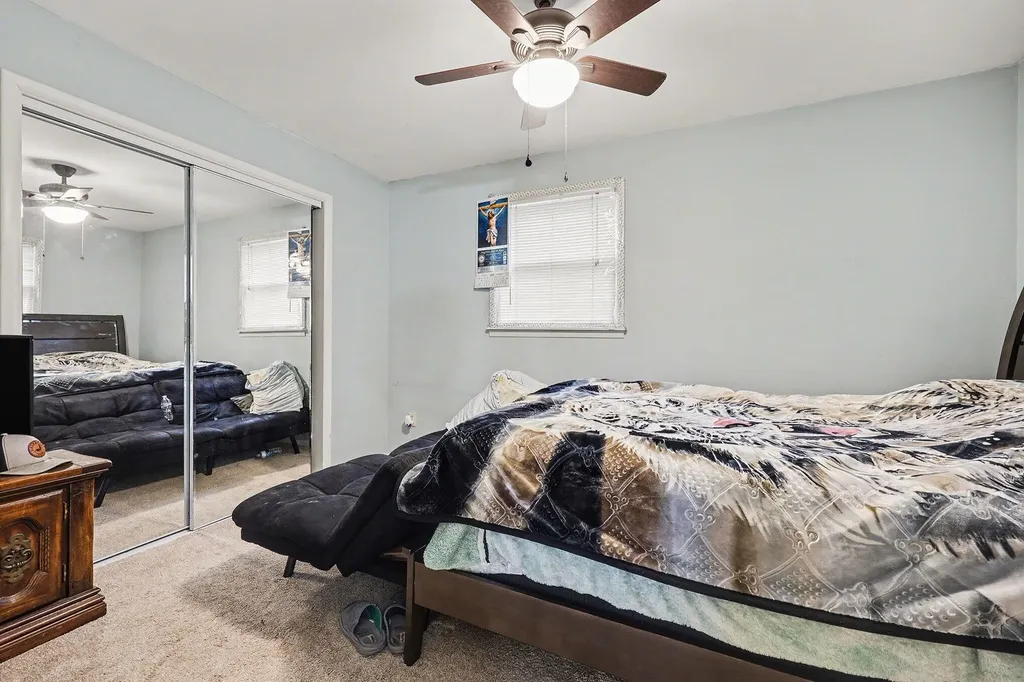 2463 Kinney Avenue NW Walker City MI 49534