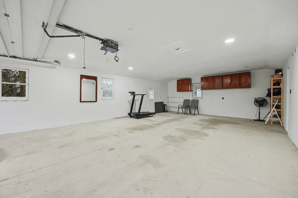 2463 Kinney Avenue NW Walker City MI 49534
