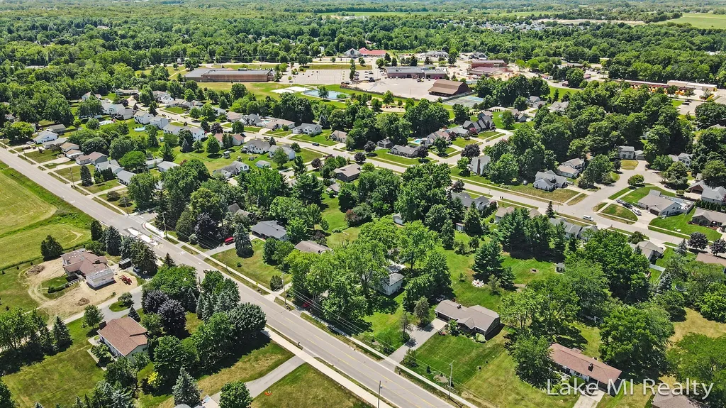 2463 Kinney Avenue NW Walker City MI 49534