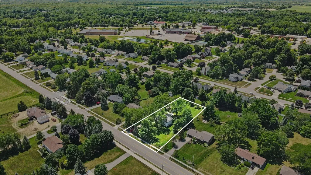 2463 Kinney Avenue NW Walker City MI 49534