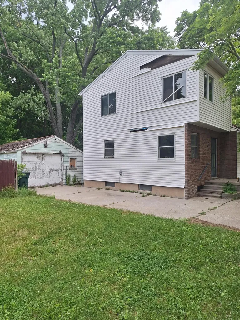 2104 Melvin Court Lansing Charter Township MI 48917