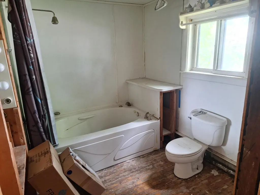 2104 Melvin Court Lansing Charter Township MI 48917