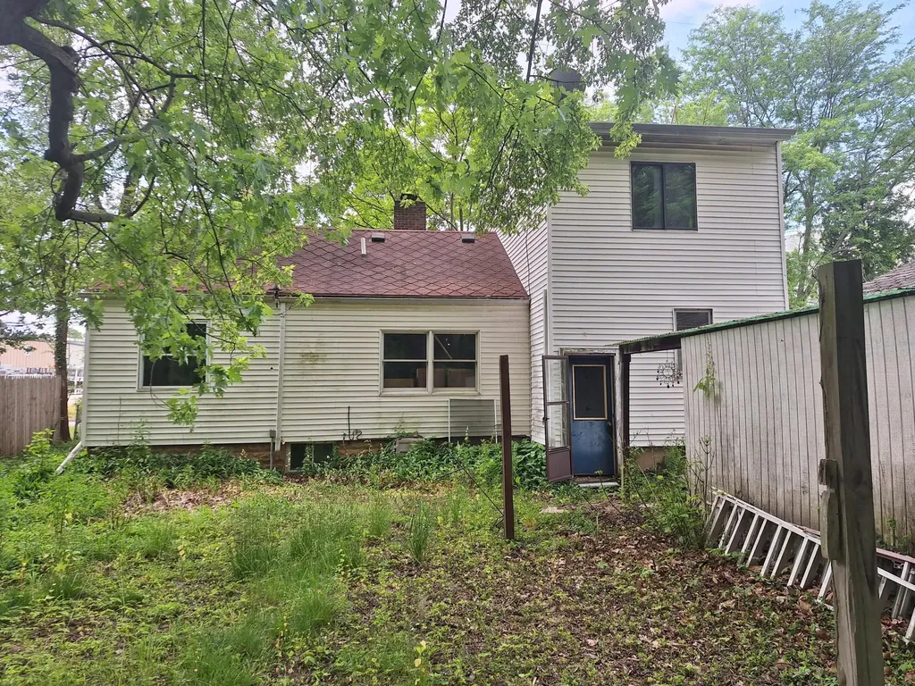 2104 Melvin Court Lansing Charter Township MI 48917