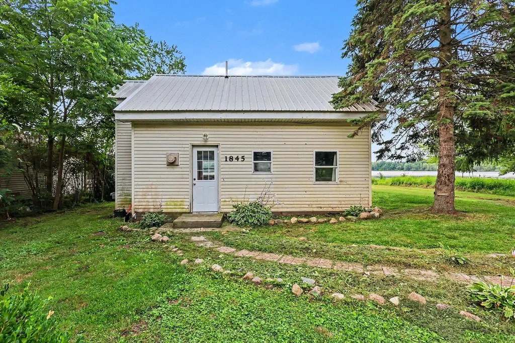 1845 W Tupper Heights Drive Odessa Township MI 48849