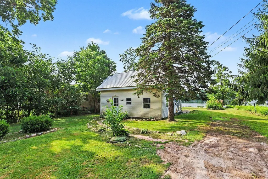 1845 W Tupper Heights Drive Odessa Township MI 48849