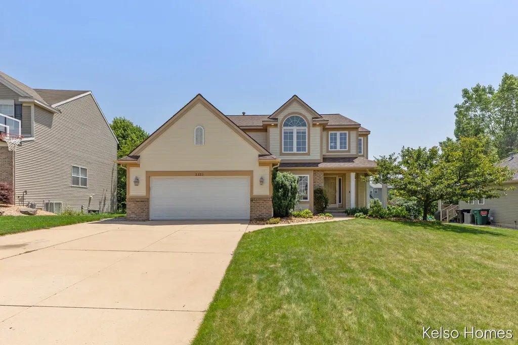 2222 Beatrice Drive NE Grand Rapids Charter Township MI 49505