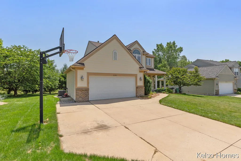 2222 Beatrice Drive NE Grand Rapids Charter Township MI 49505