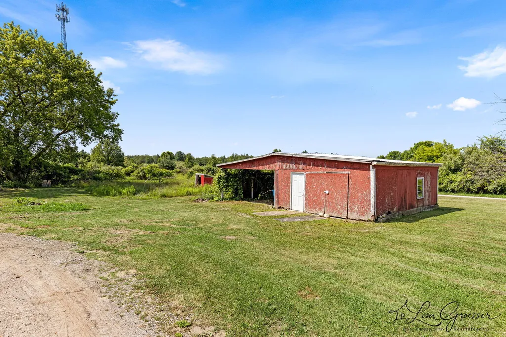 6621 Tamarack Road Cato Township MI 48850