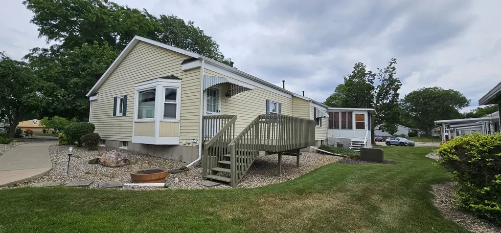 1009 Village Lane Georgetown Charter Township MI 49428