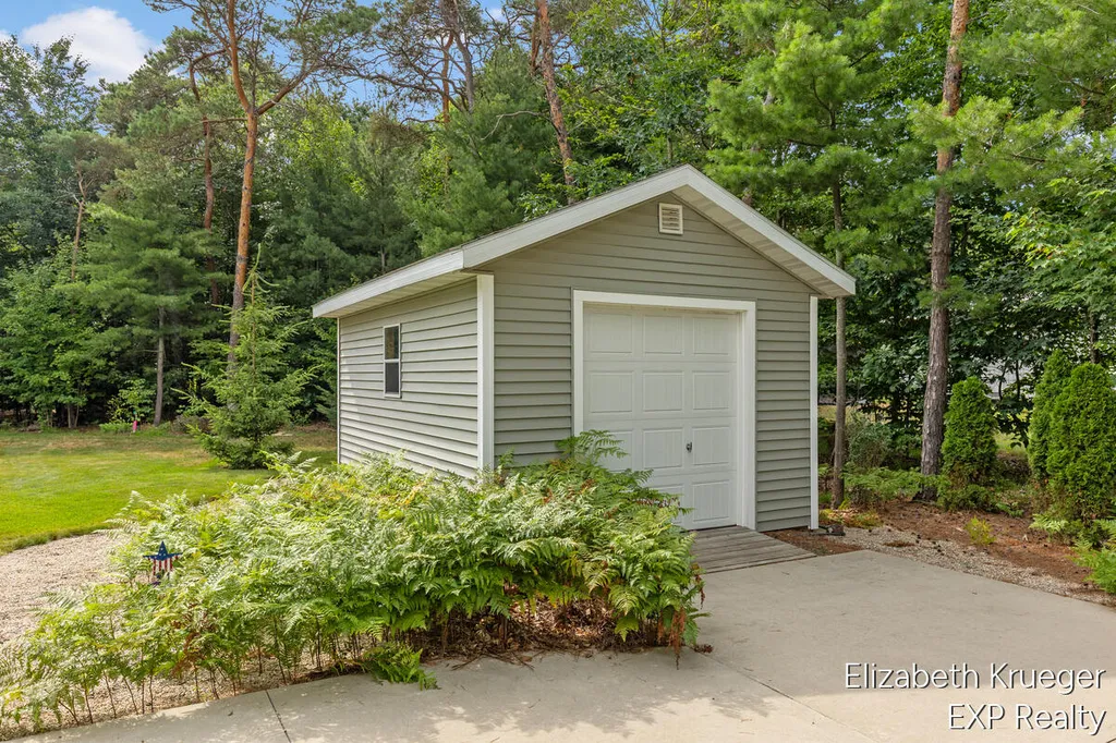 5951 S Sheridan Drive Fruitport Charter Township MI 49444
